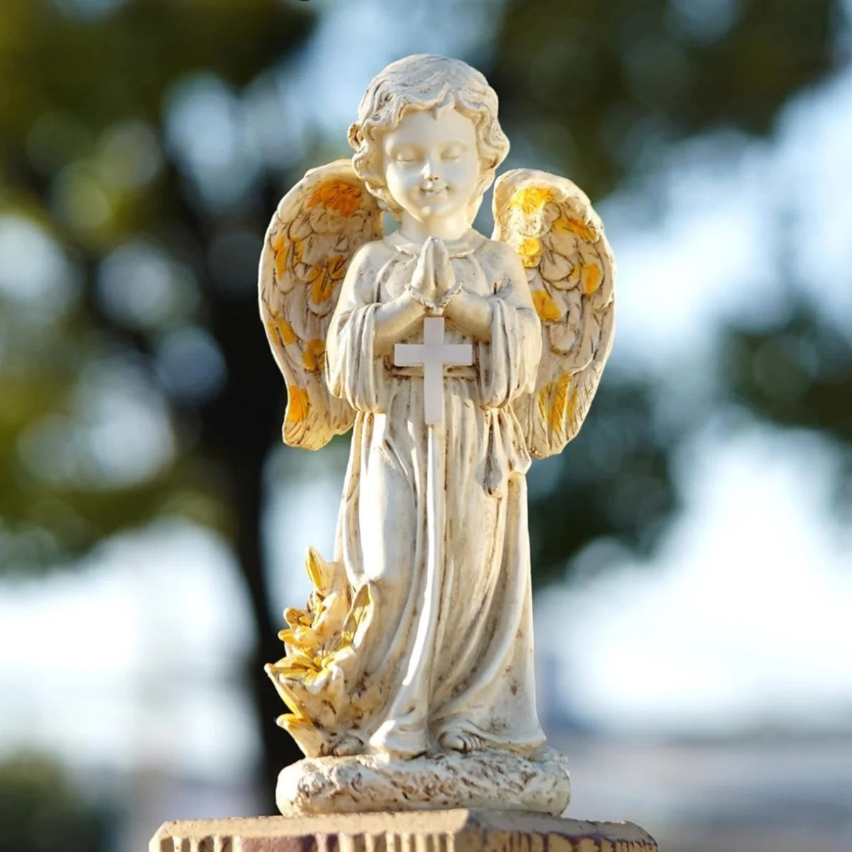 Solar Angel Statue Outdoor Garden Decor Resin Lighted Angel For Yard
